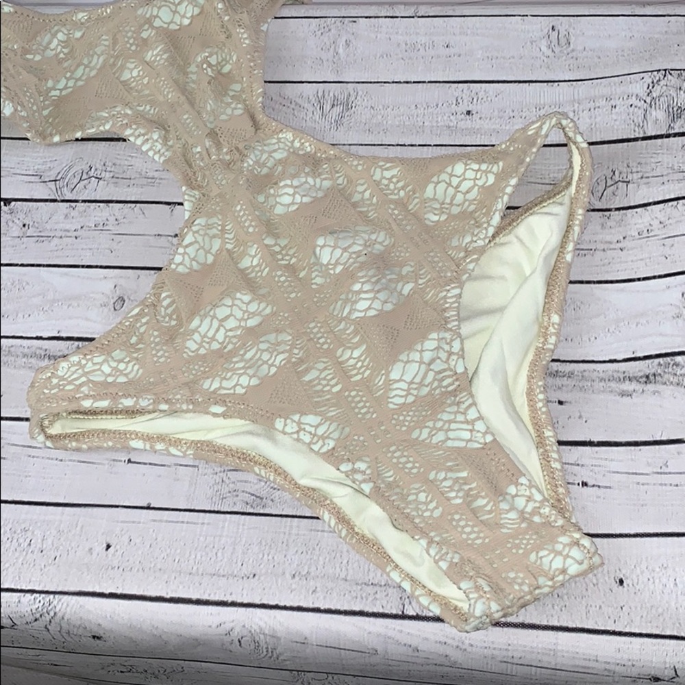 🔥Tigerlily Crotchet Lace Monokini NWT - Picture 6 of 7